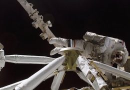 Video Nasa: ripresi numerosi Ufo nello spazio intorno alla ISS