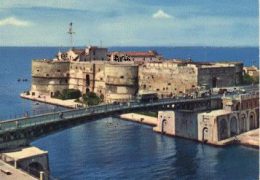 Un gigantesco UFO avvistato a Taranto?